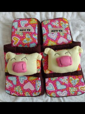 AR-DioW Heart Print Plush Pig Slide Sandals - Pink & Yellow